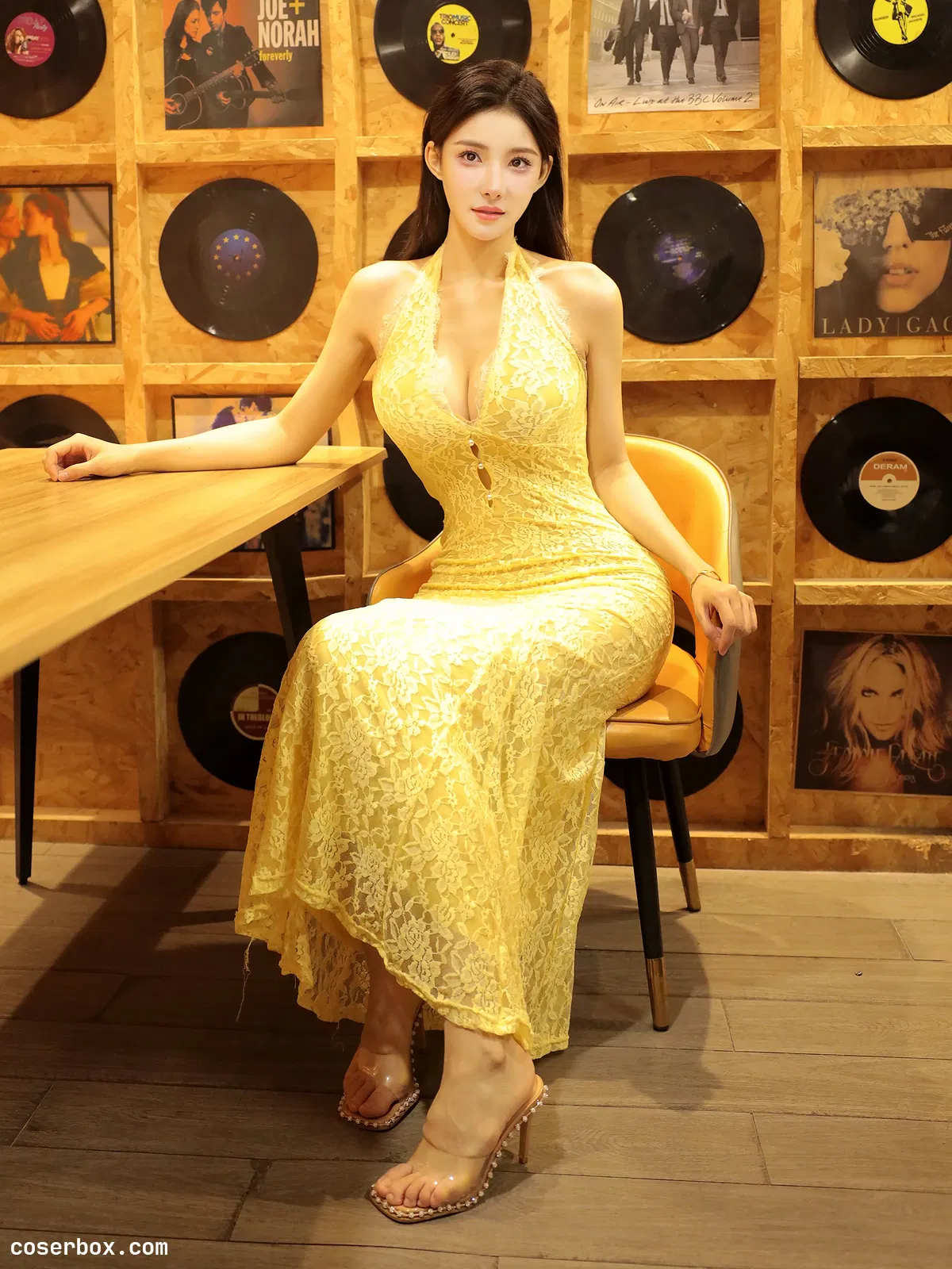 梨霜儿 2025.11.01 内购视频 黑胶唱片 - 1