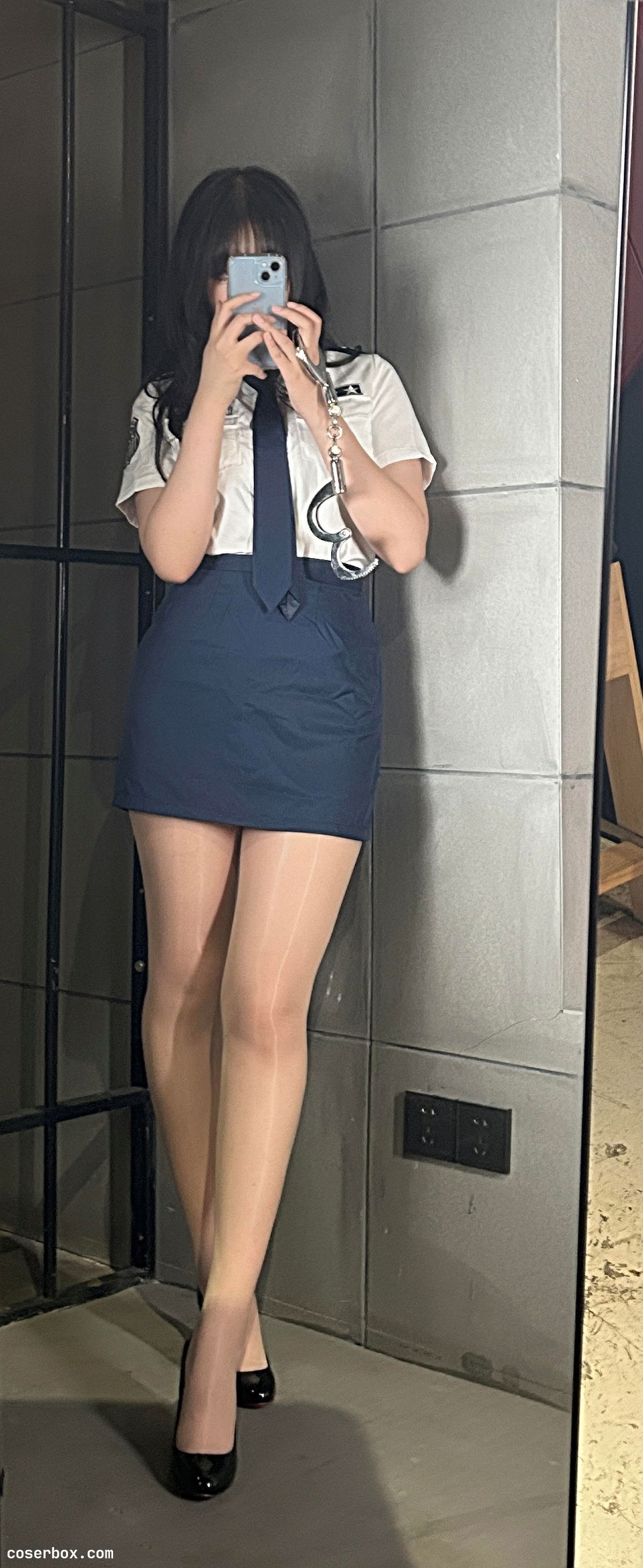 轩萧学姐 2025.11.16 女警官 黑丝+肉丝 - 1