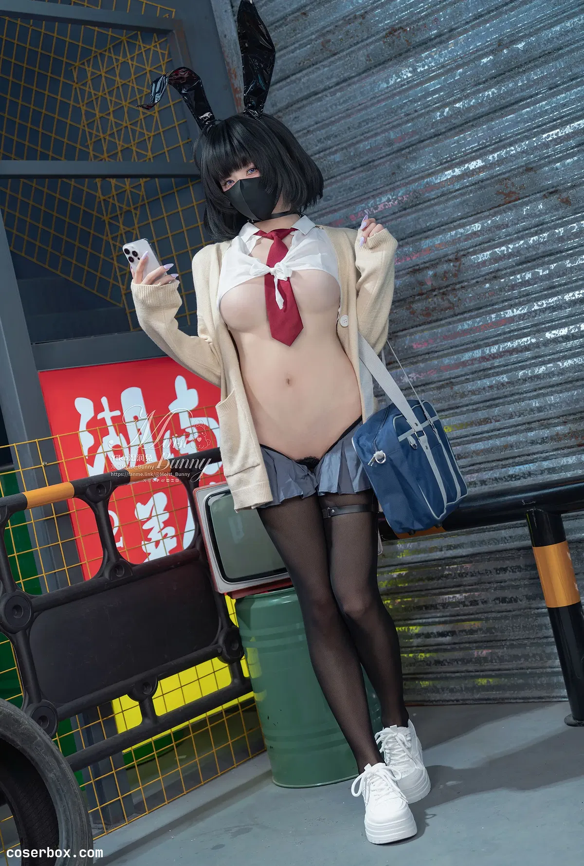 咬一口兔娘(Yiko湿润兔) 2025.12.01 10月作品賽博逆JK - 2