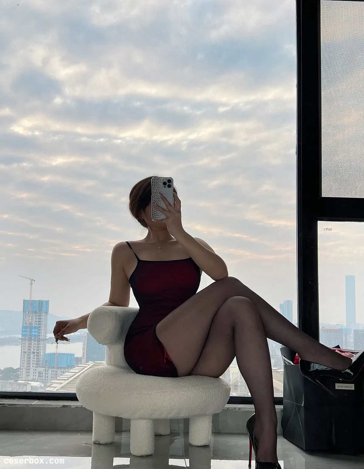 安妮yoo 2025.12.08 酒红丝袜裙 - 1