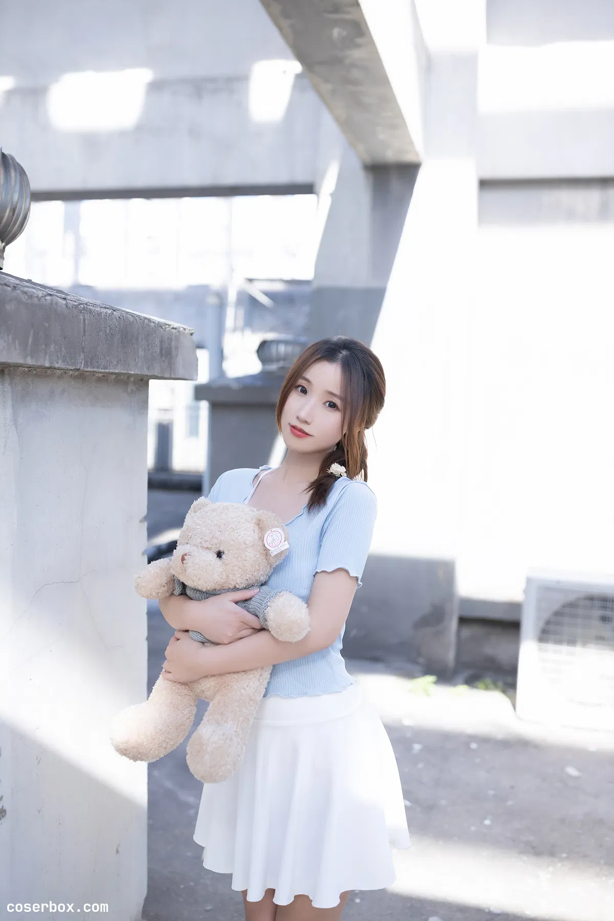 杏子Yada 2025.12.17 内购私拍 天台 - 1