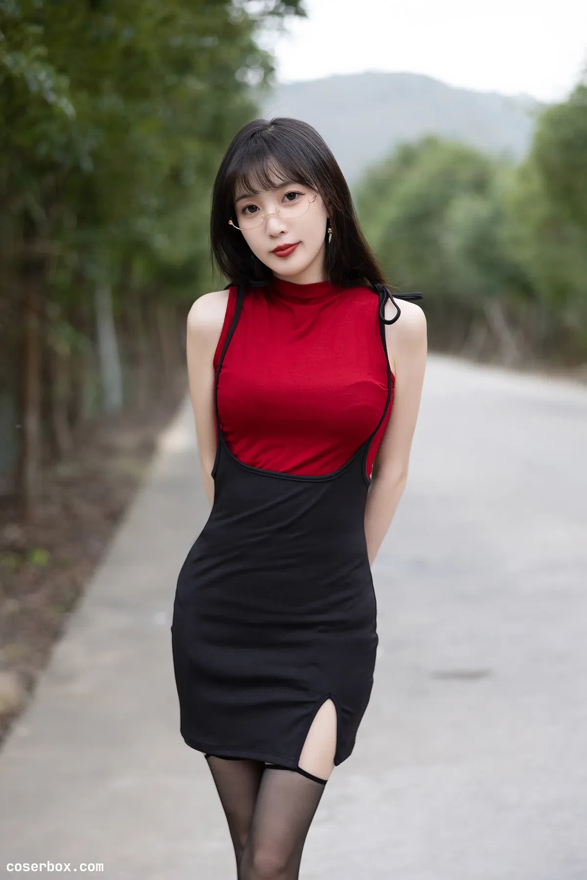 林星阑 2026.02.07 内购私拍 香车美女红衣黑丝 - 1