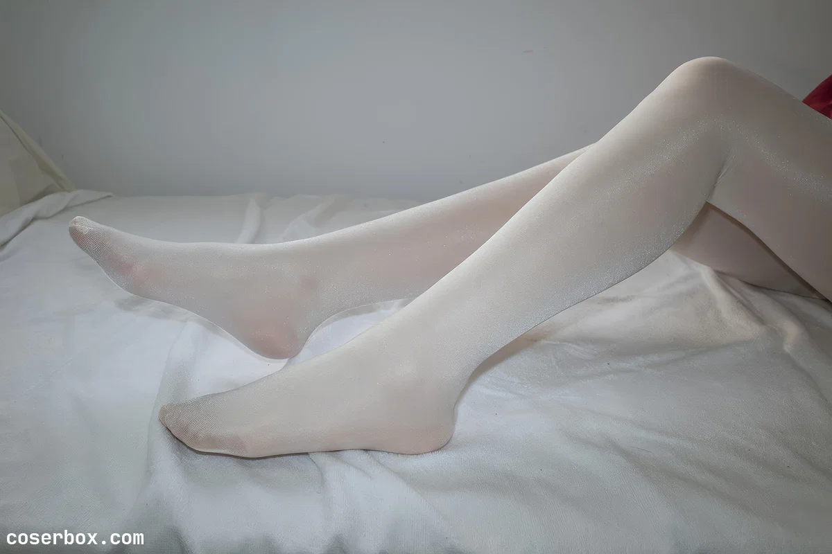 森萝财团 内部写真 2026.04.06 小夜 40D闪闪舍宾袜 - 2